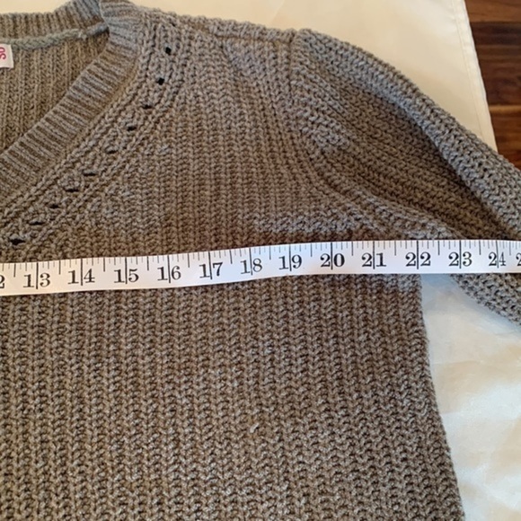 SO Kohls soft knitted thick warm v neck long sleeve sweater - Picture 5 of 10